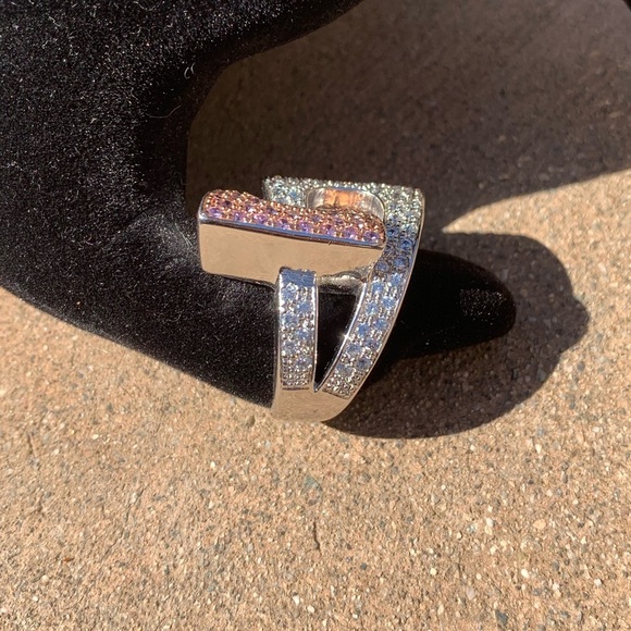 š„REAL COLLECTIBLES PINK & WHITE DIAMOND RINGš„ - Picture 2 of 4